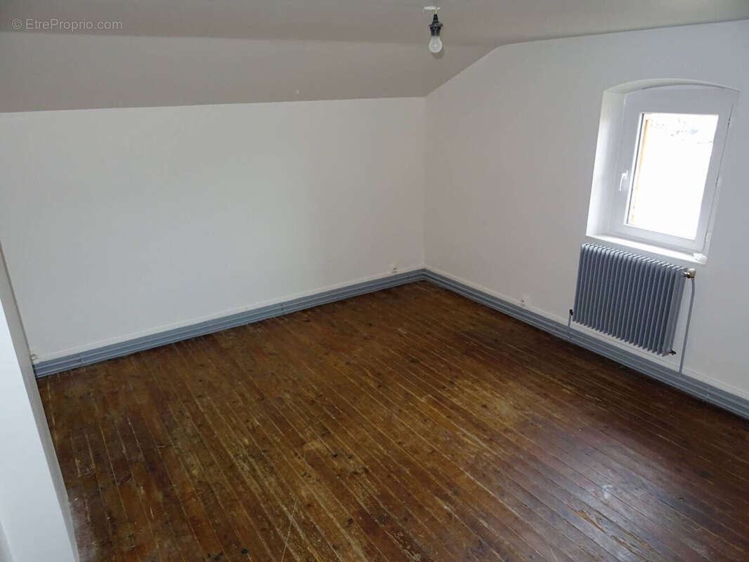 Maison à LAMOTHE-MONTRAVEL