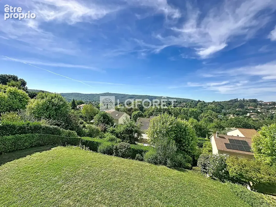 Maison Fontaines Saint Martin 6 pièce(s) 185 m2 - photo 3