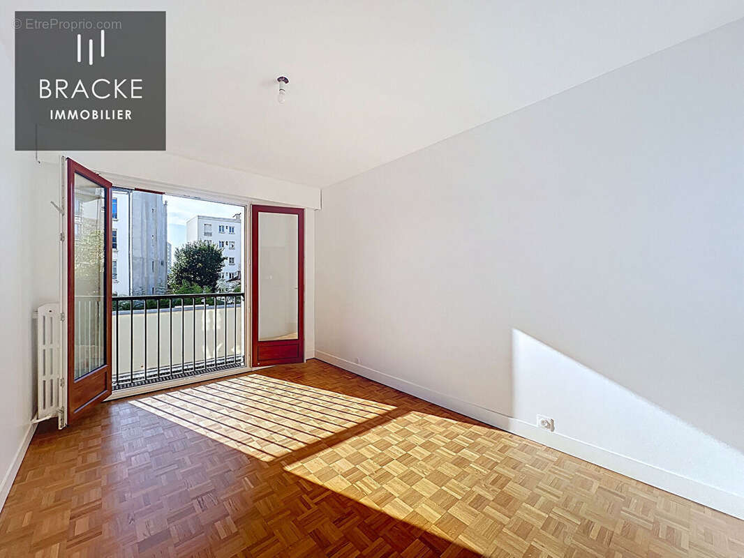 Appartement à LA GARENNE-COLOMBES