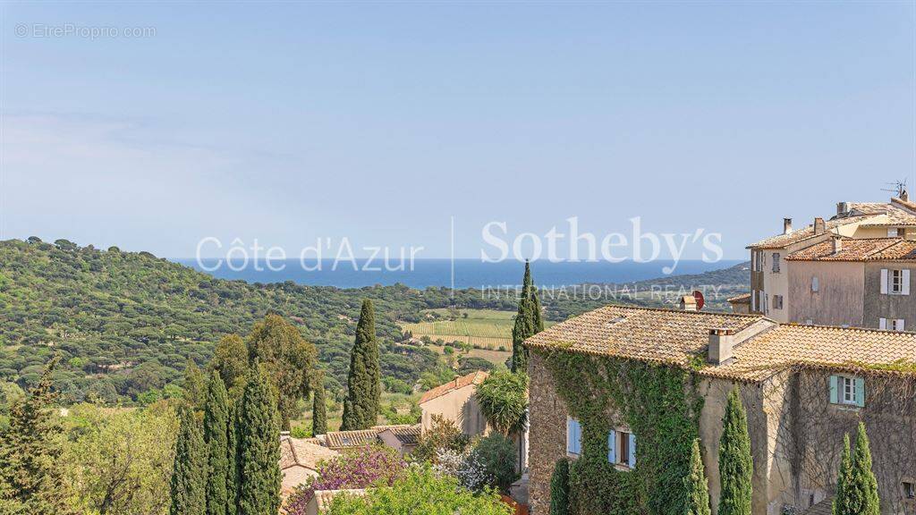 Appartement duplex 4 pièces vue mer, au cœur du village historique de Ramatuelle – Exclusivité - photo 1
