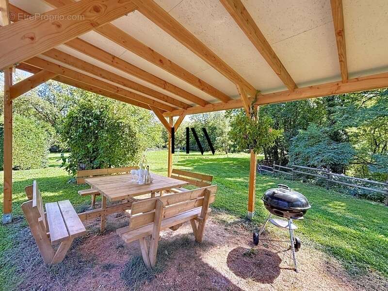 Maison à VETRAZ-MONTHOUX