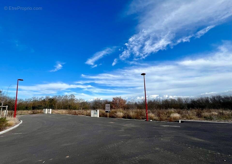 Terrain à SAINT-THIBERY