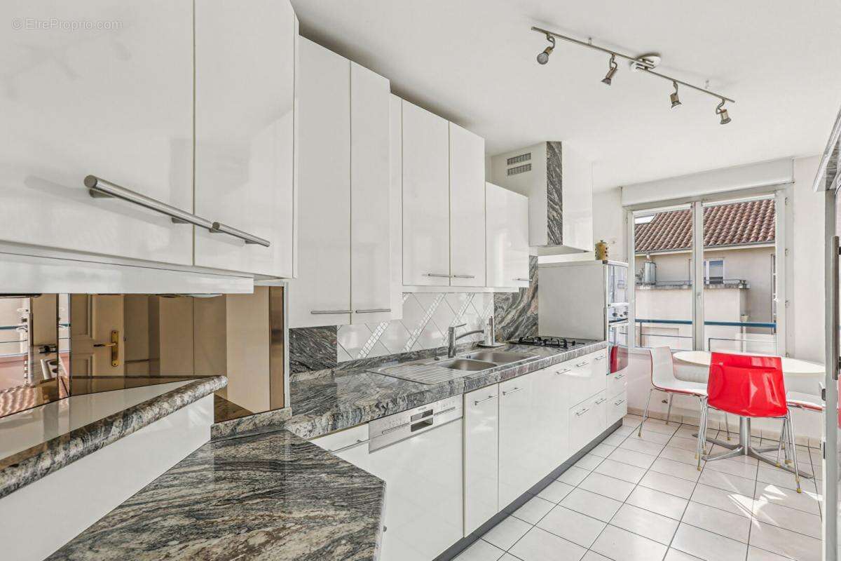 Commerce à VILLEURBANNE