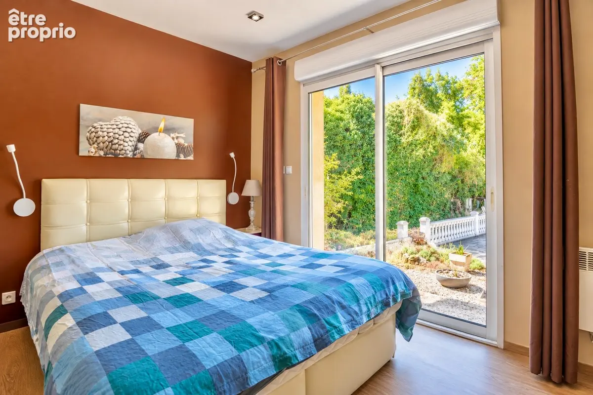 Maison familiale de 212 m² avec studio indépendant, piscine & jacuzzi - photo 12