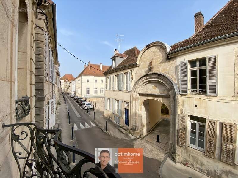 Appartement à LONS-LE-SAUNIER
