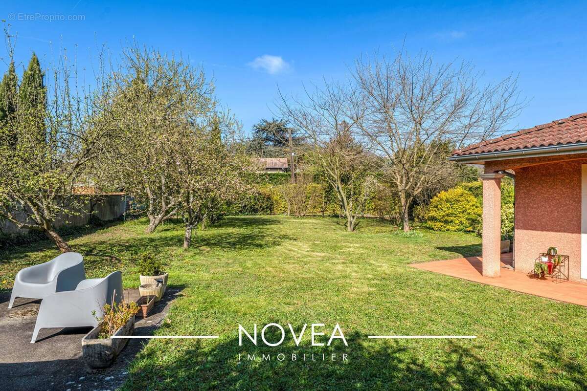 Maison à COLLONGES-AU-MONT-D'OR