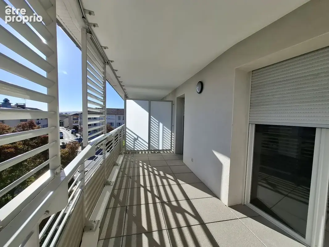Appartement T4 lumineux avec terrasse et garage   Centre de Quincieux - photo 2