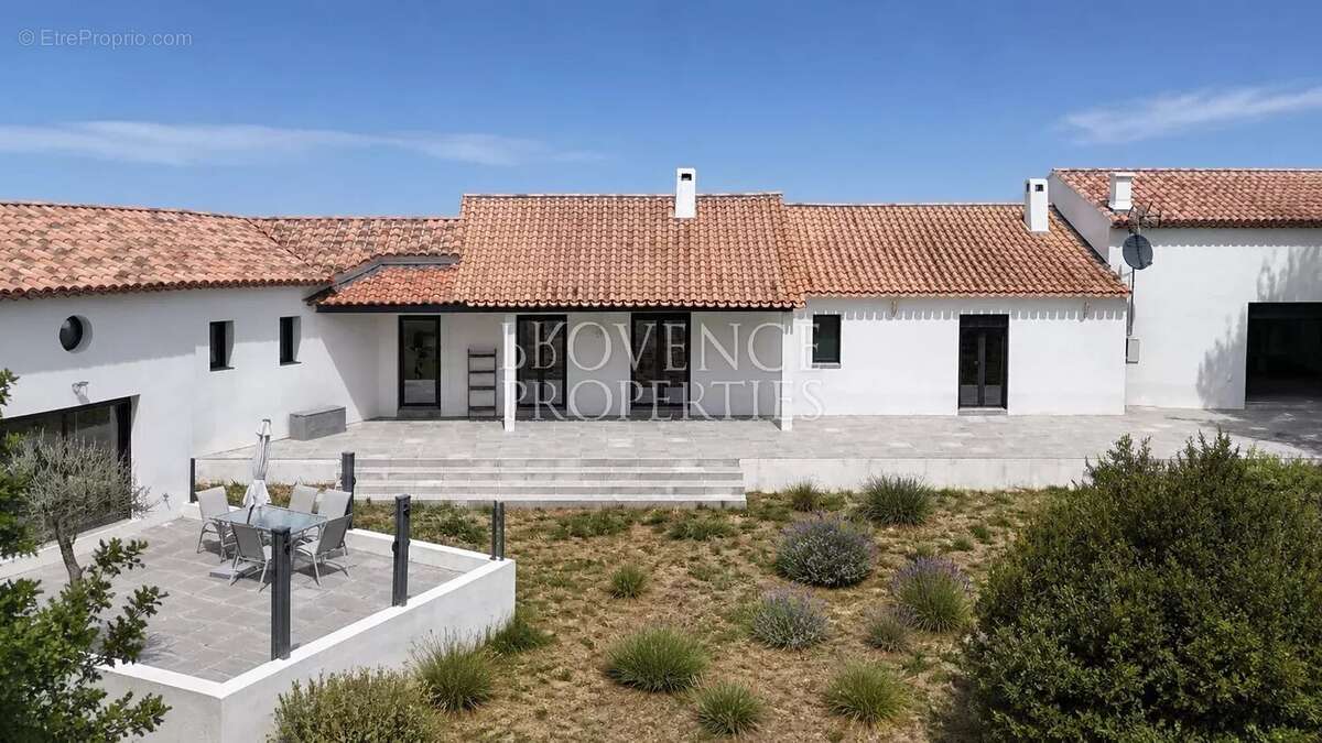 Maison à REGUSSE