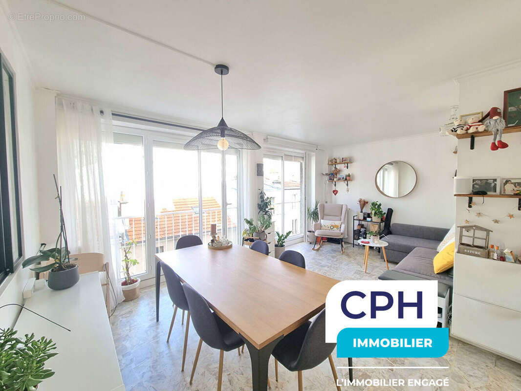 Appartement à PARIS-14E