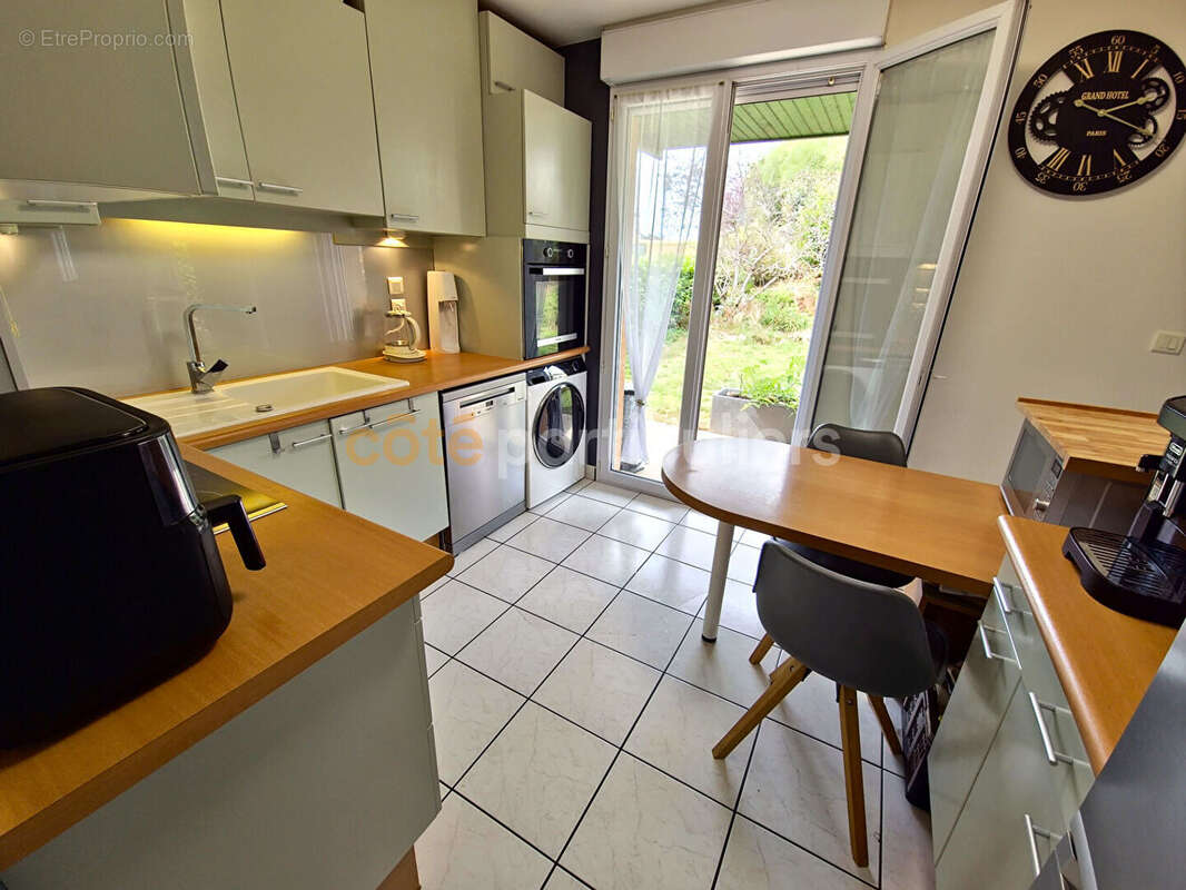 Appartement à ONET-LE-CHATEAU