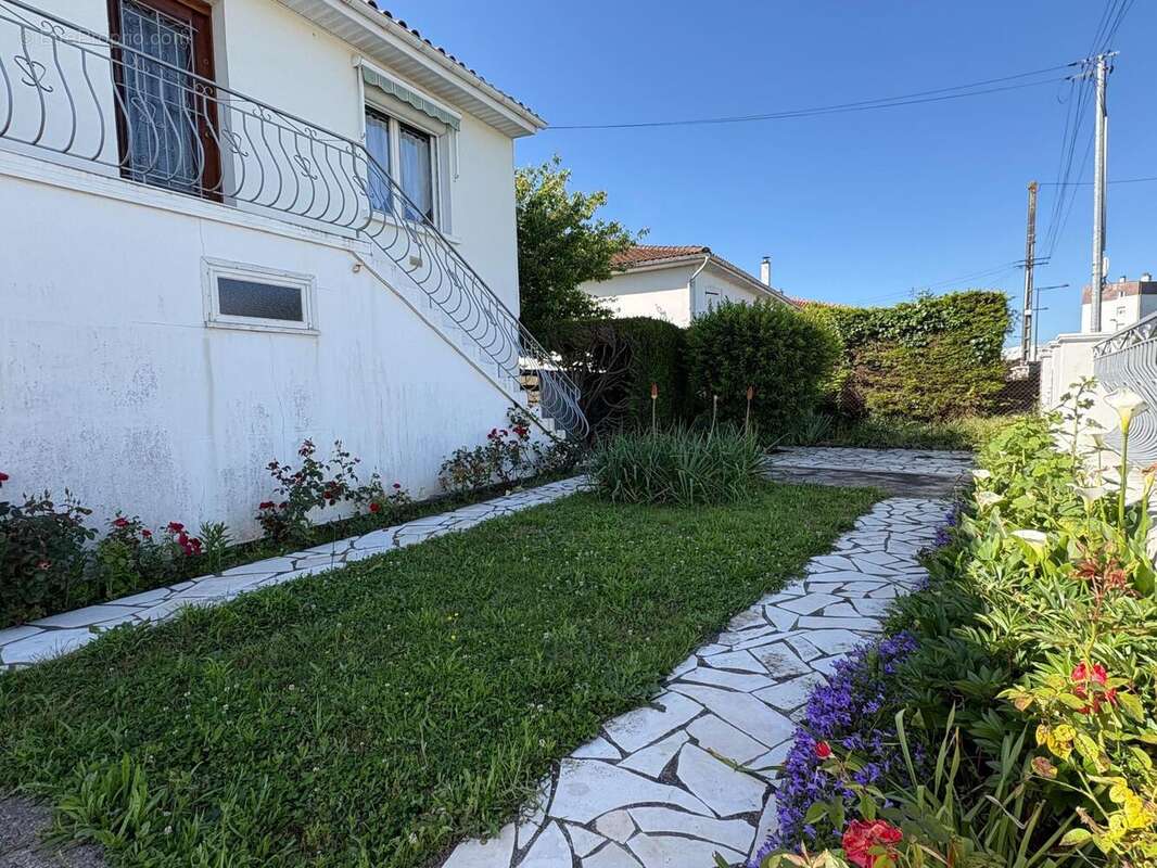 Photo 3 - Maison à SAINTES