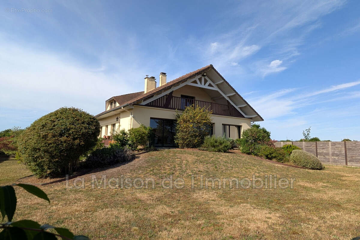 Maison 167 m² à Criquebeuf-Sur-Seine  - photo 8