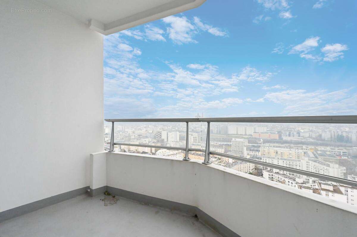 Appartement à PARIS-18E