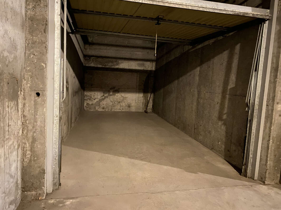 Parking à CLERMONT-FERRAND