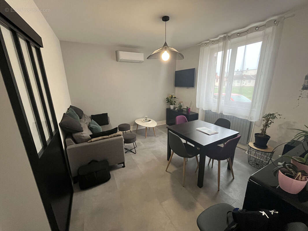 Maison à VARENNES-VAUZELLES