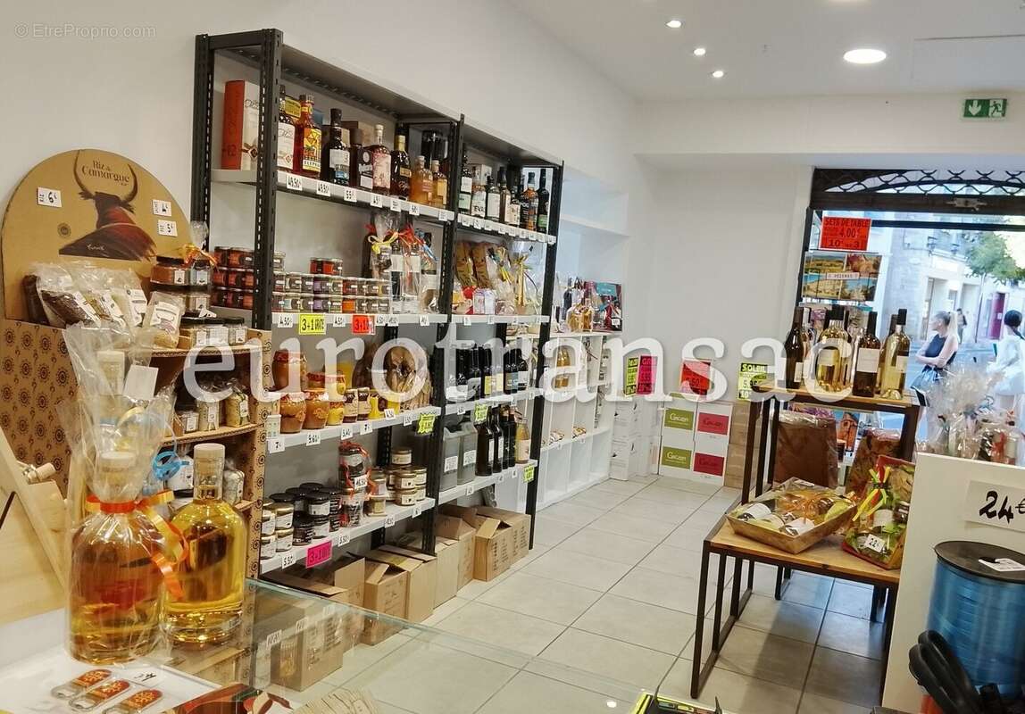 Droit au bail à vendre  Local commercial 60,81 m²  Centre historique de Pézenas - photo 6