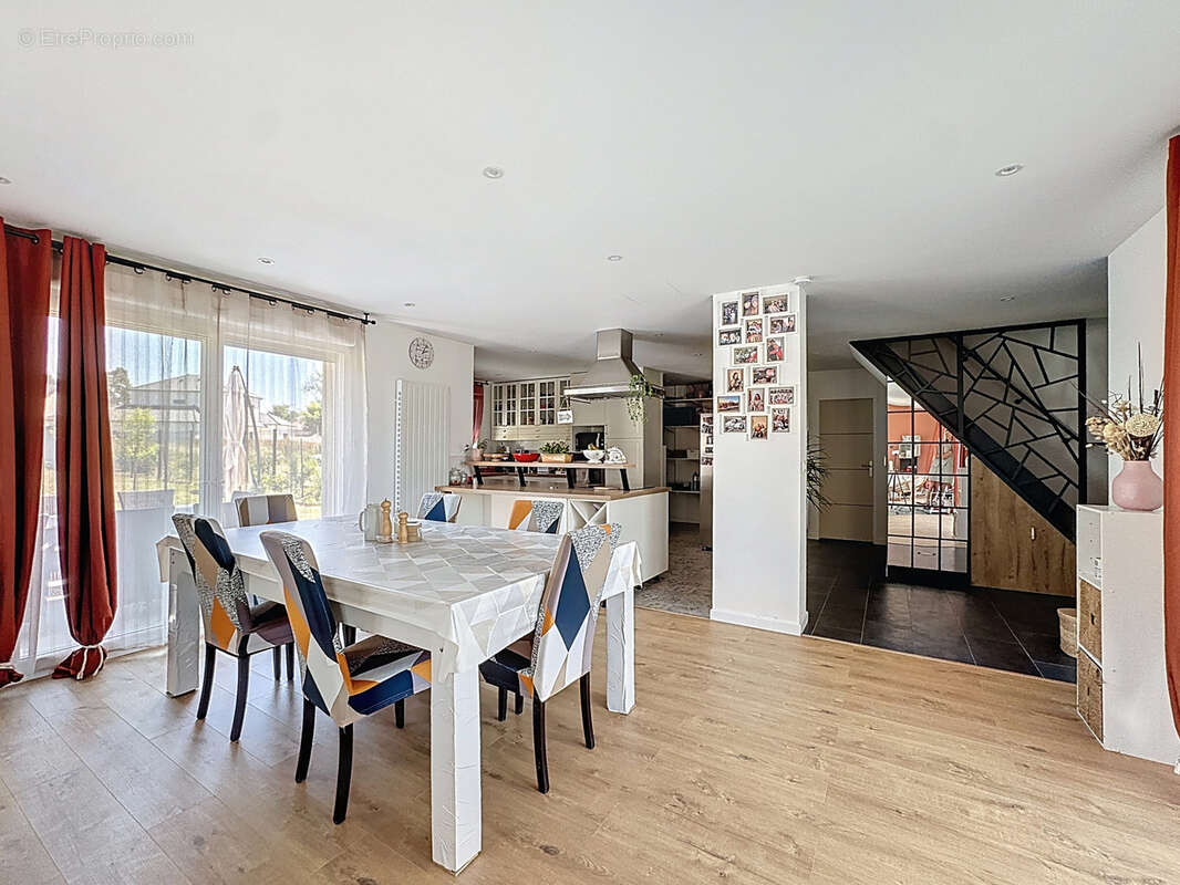 Maison à MONTIGNY-SUR-VESLE