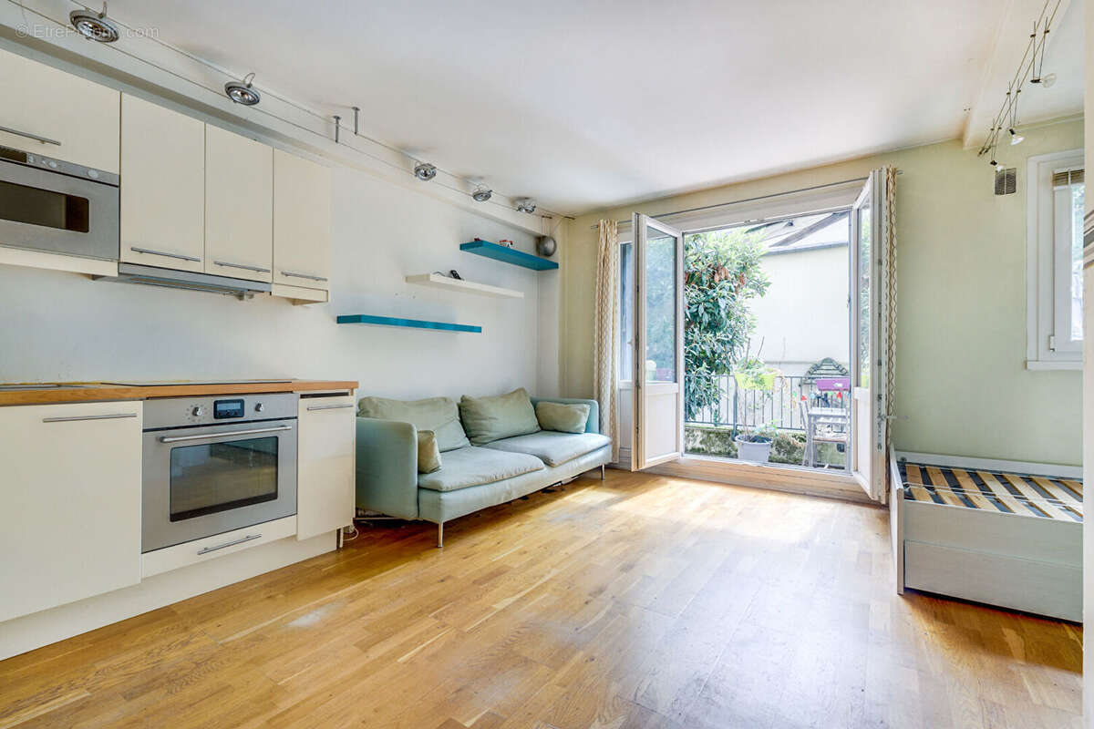 Appartement à PARIS-14E