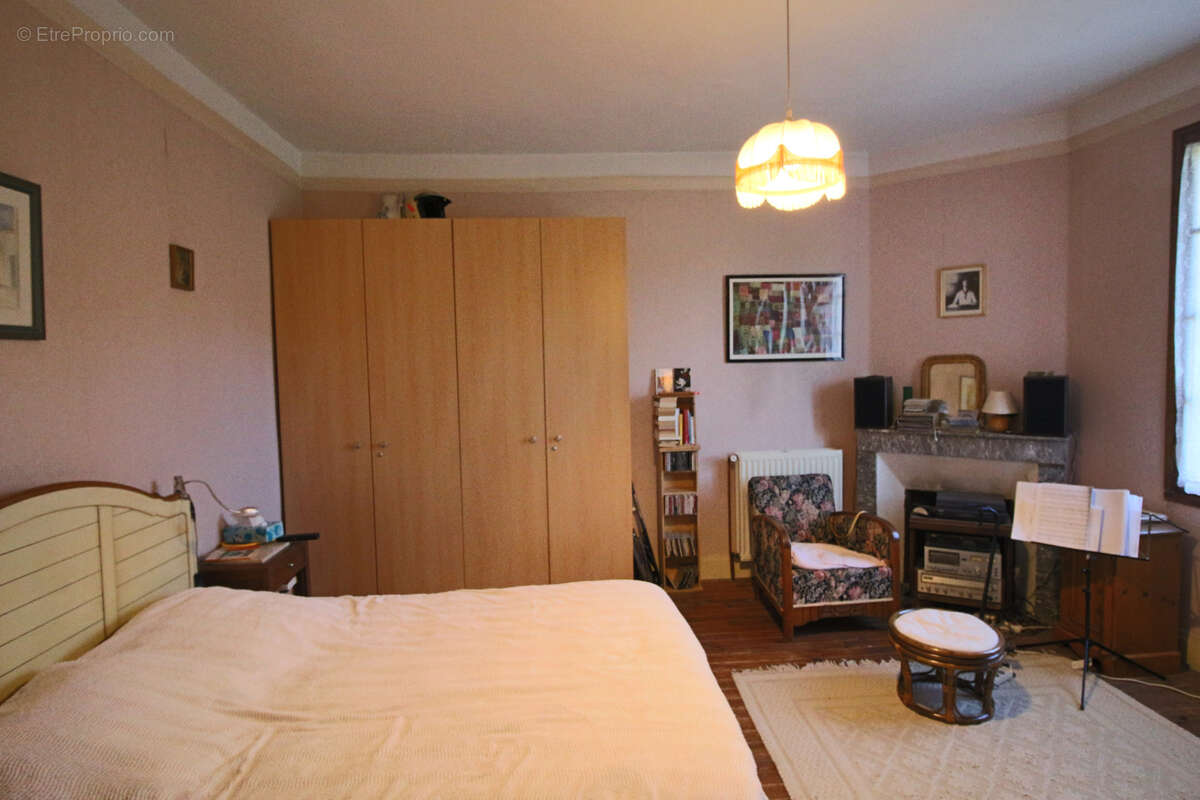 Maison à PUY-L'EVEQUE