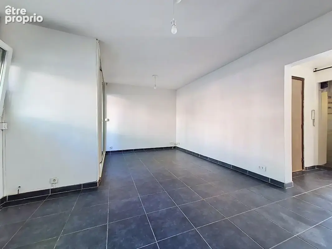 Appartement Salon De Provence 5 pièce(s) 85 m2 - photo 2