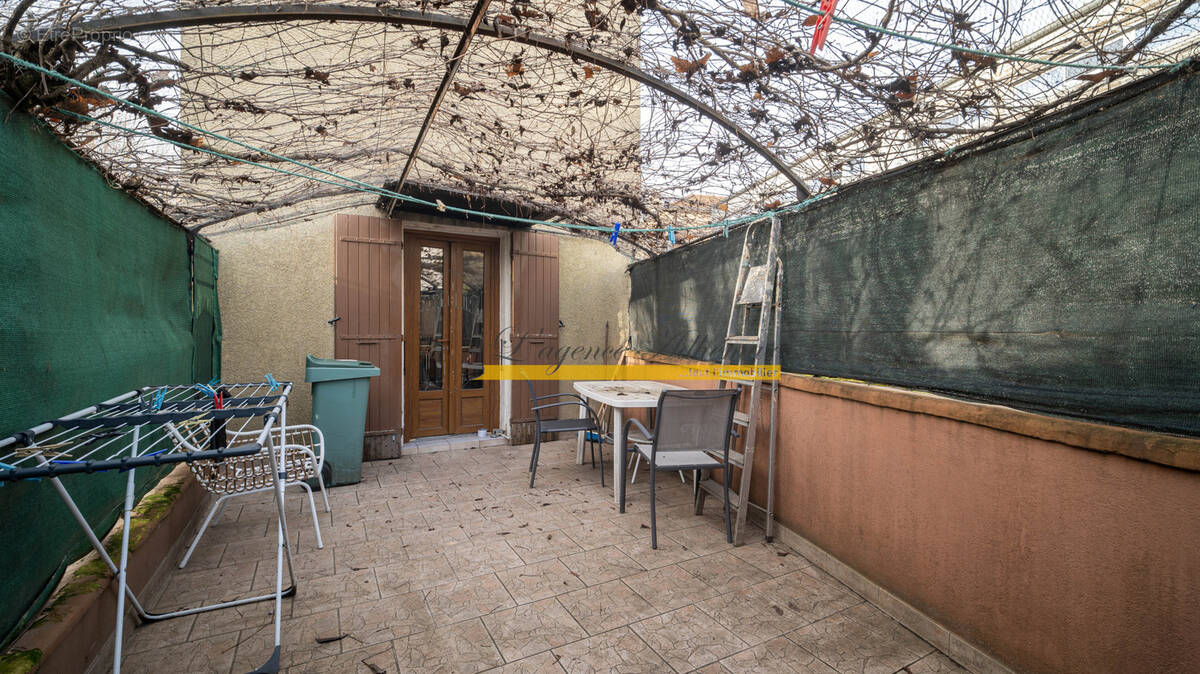 Maison à MONTELIMAR