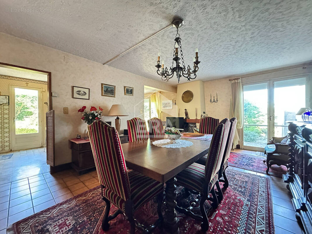 Maison à COULOUNIEIX-CHAMIERS
