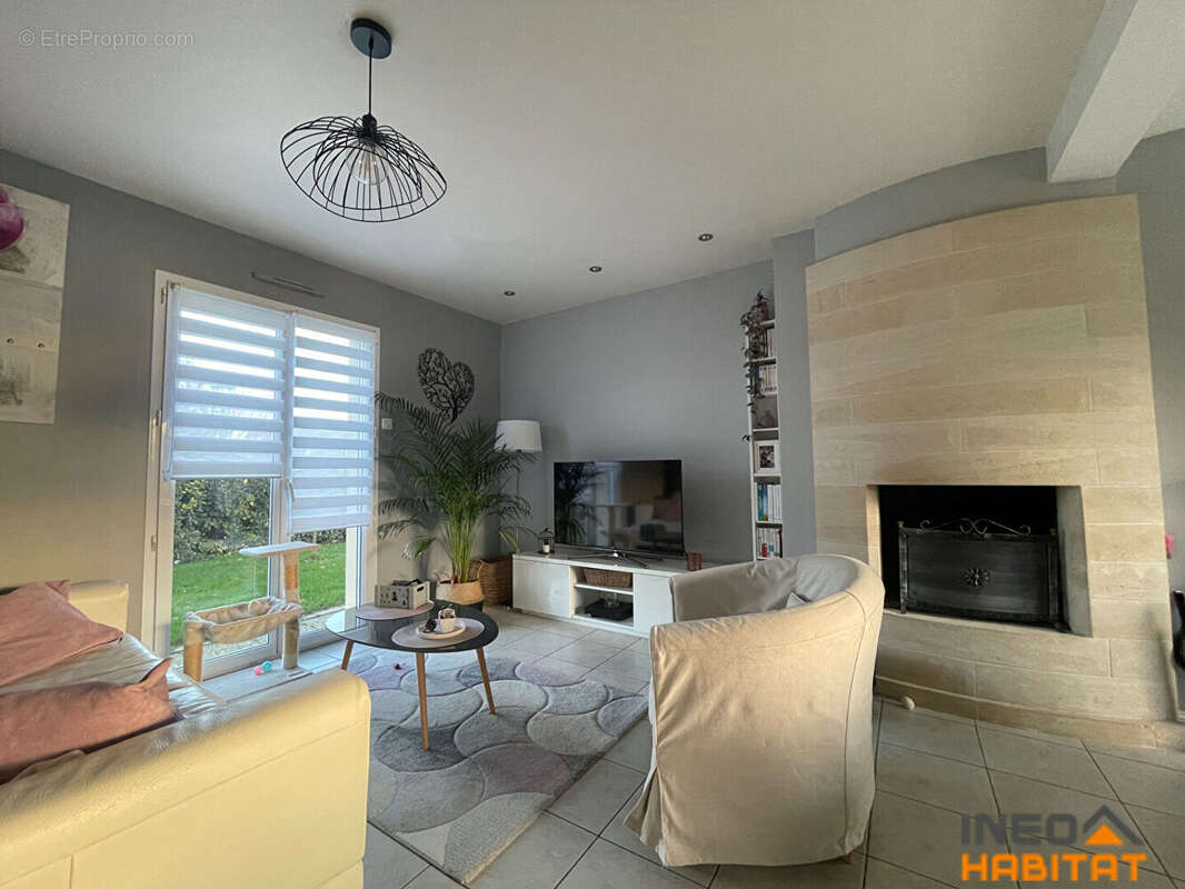 Maison à SAINT-GONDRAN