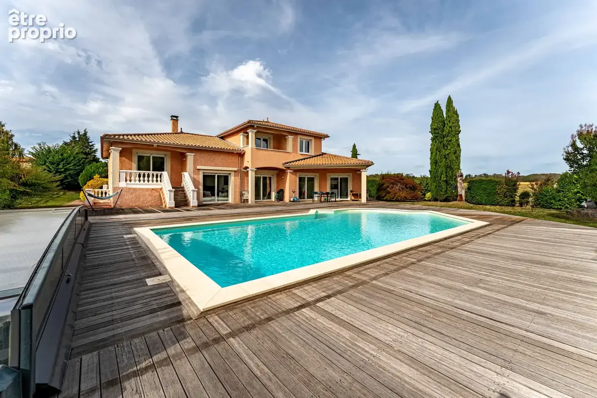 Maison de 240m2 - 8 pièces -  dans un cadre d exception a cailloux sur fontaines - photo 17