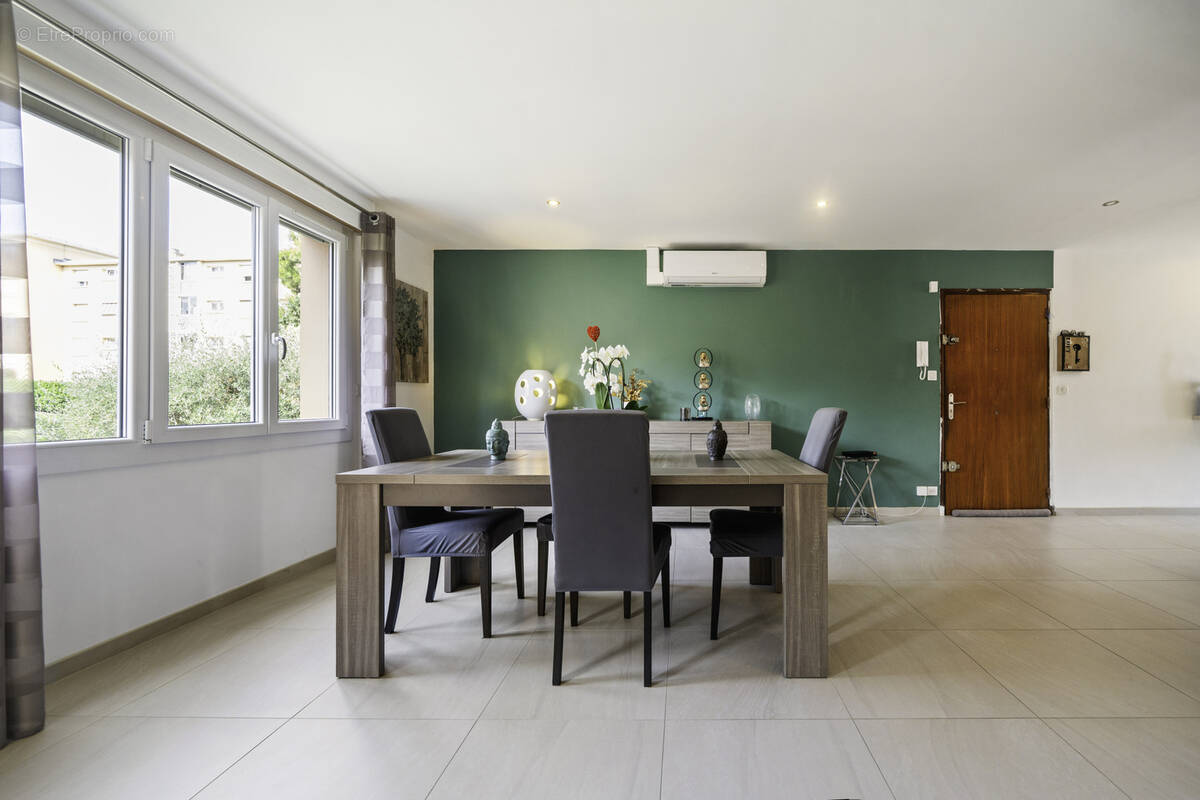 Appartement à LE CANNET
