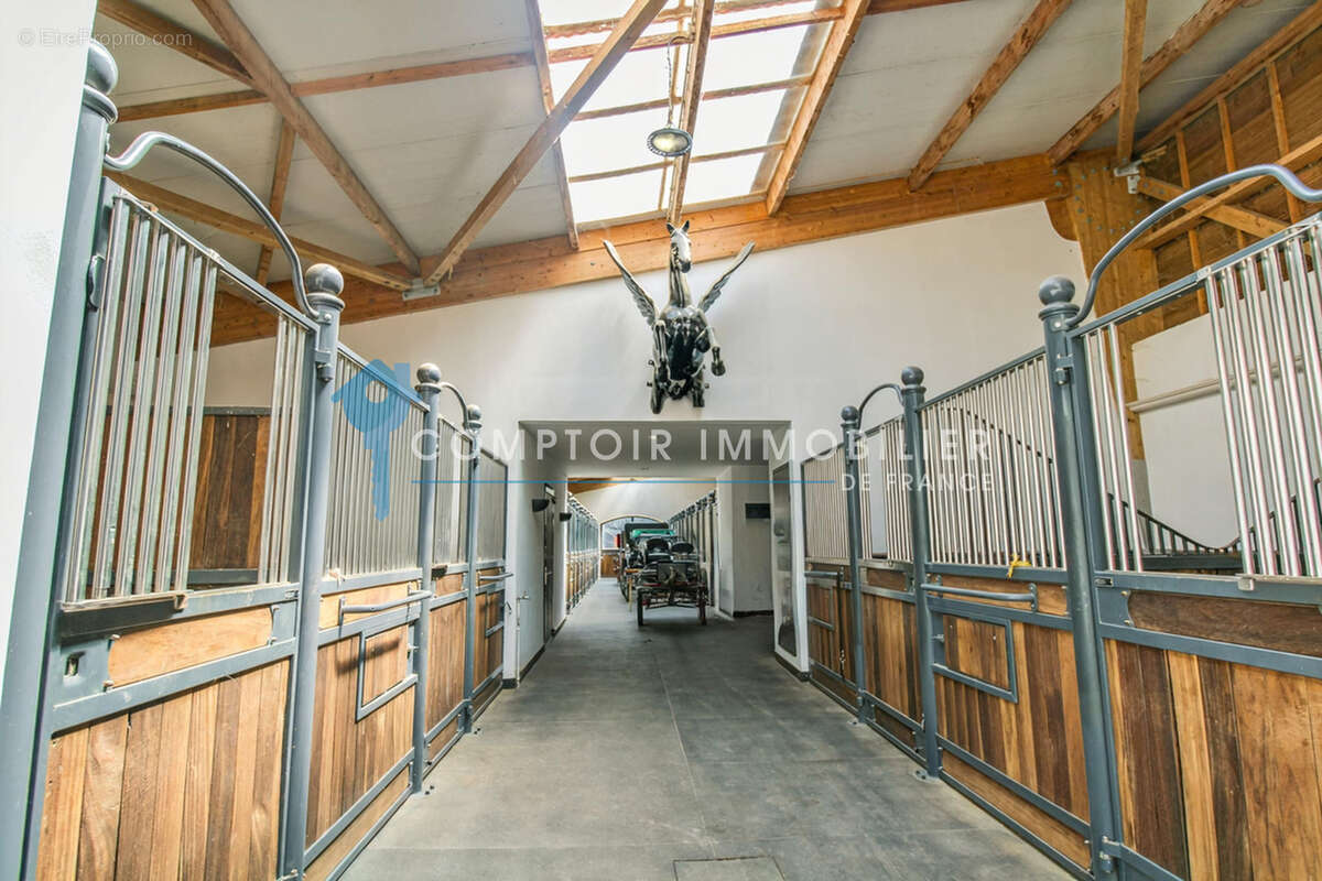 A vendre Dpt Eure (27) Propriété Equestre - A moins d'1 heure de Paris sur parc d'environ 2,6 ha - photo 7