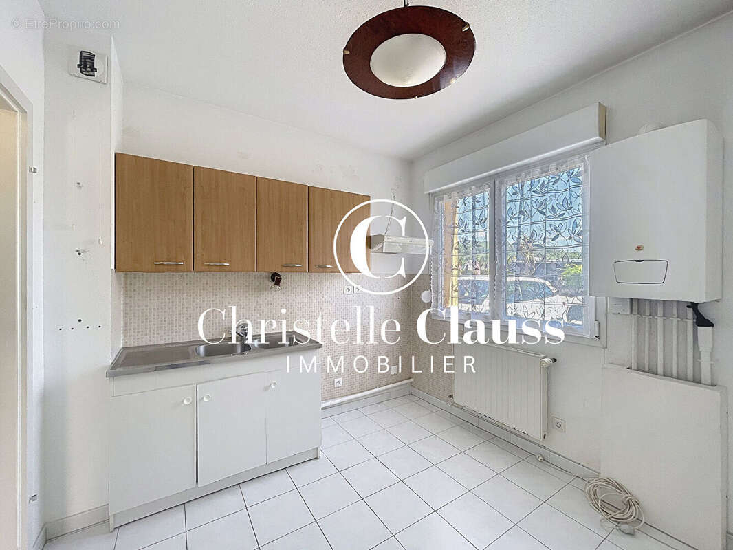 À vendre : Appartement 3 pièces en rez-de-chaussée de 61,98 m² - photo 2