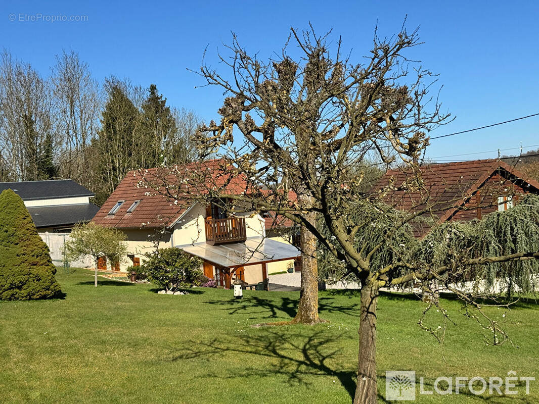 Maison à SAINTE-GAUBURGE-SAINTE-COLOMBE