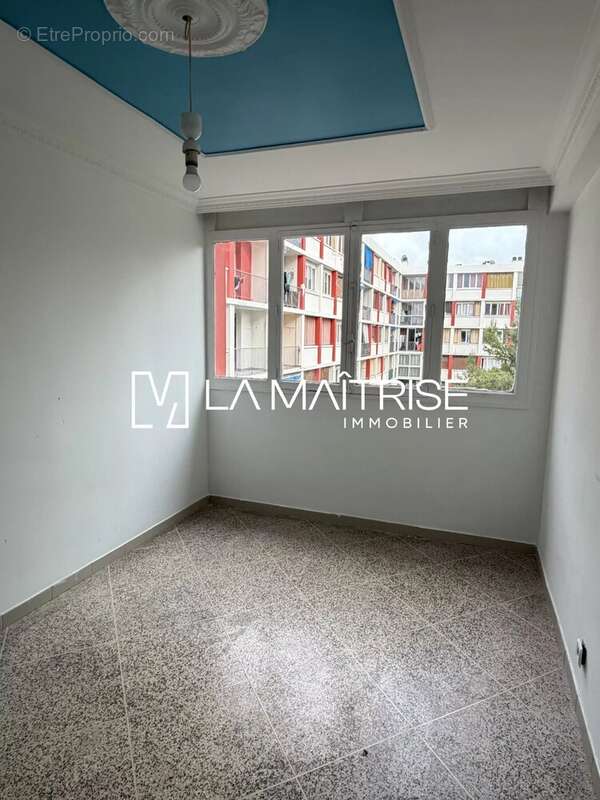 Appartement à MARSEILLE-3E