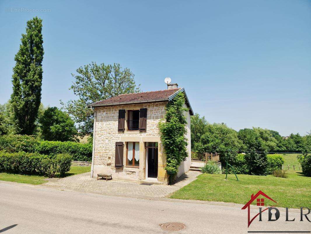 Maison à LANEUVELLE