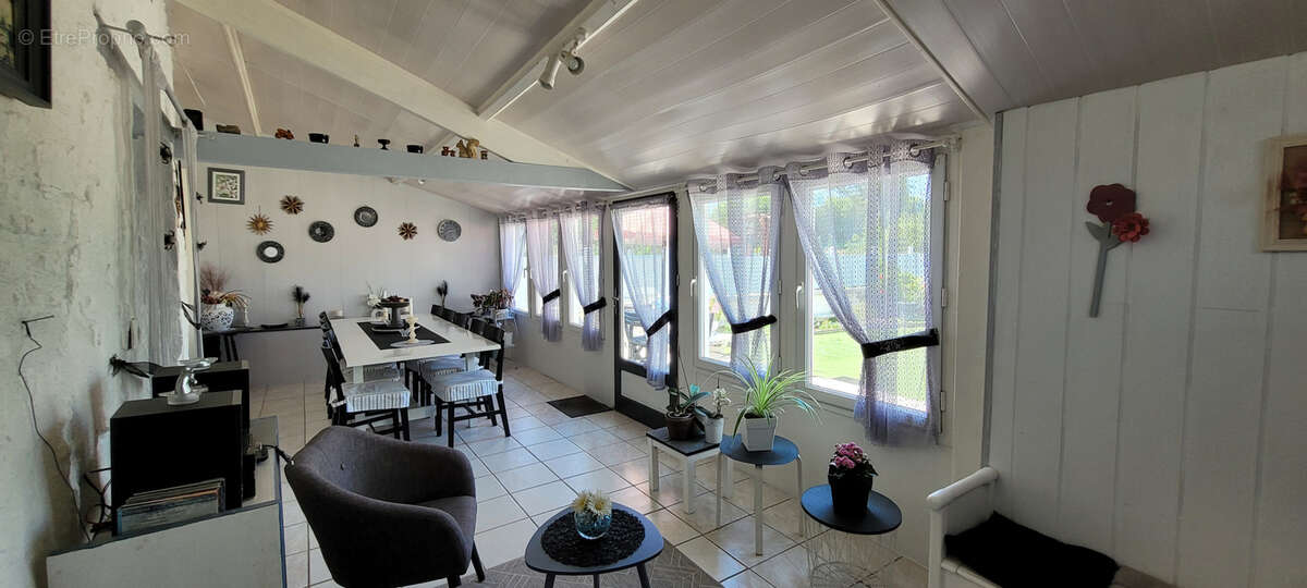 Maison à CHAMPIGNY-SUR-VEUDE