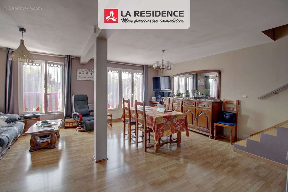 Maison à LES MUREAUX