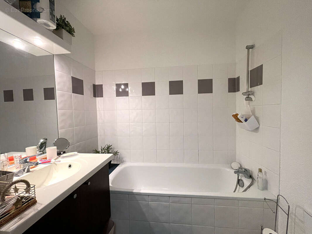 Appartement à FARGUES-SAINT-HILAIRE