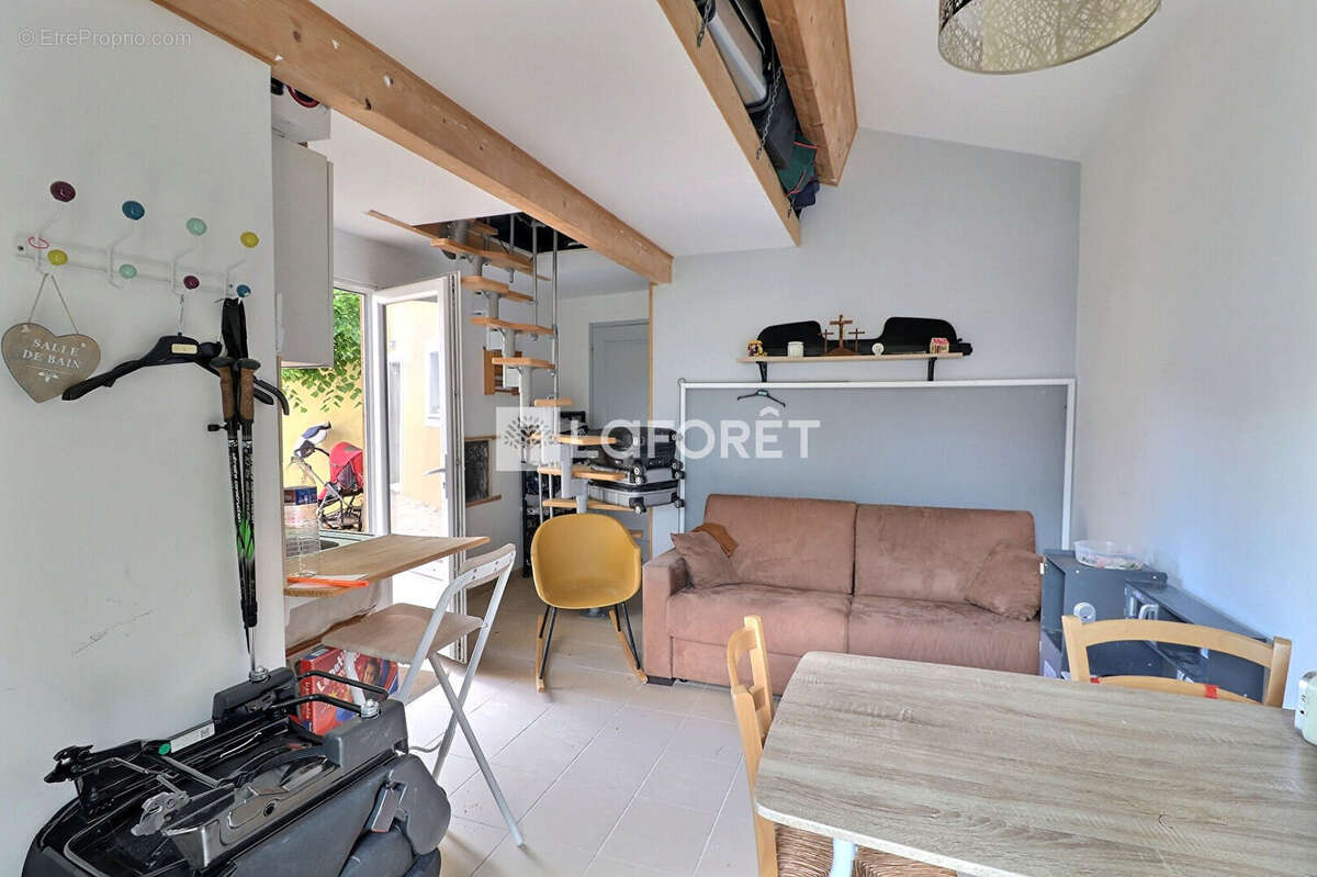 Maison Cuers 8 pièce(s) 181 m2 - photo 5