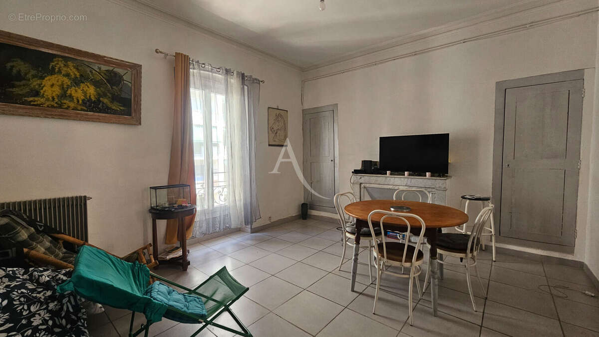 NIMES Appartement  5 pièce(s) 116.04 m2 - photo 2
