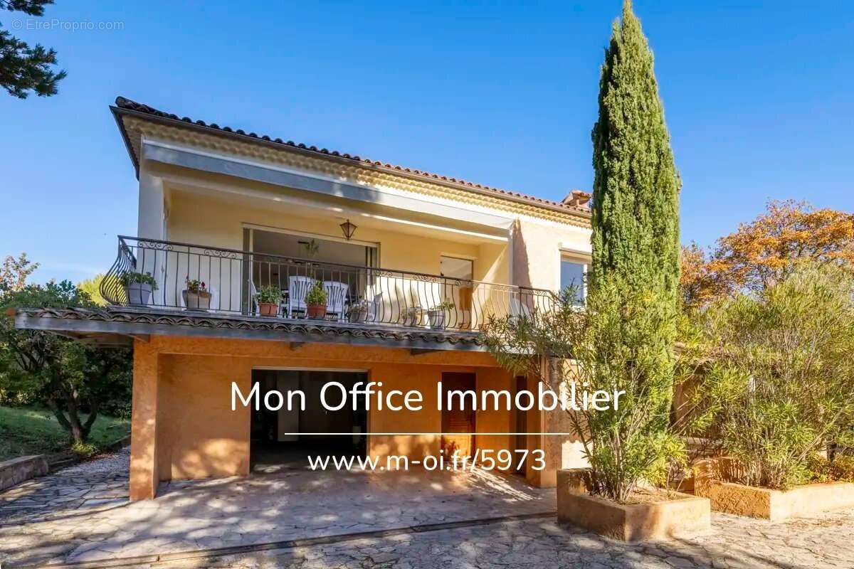 Maison à SIMIANE-COLLONGUE