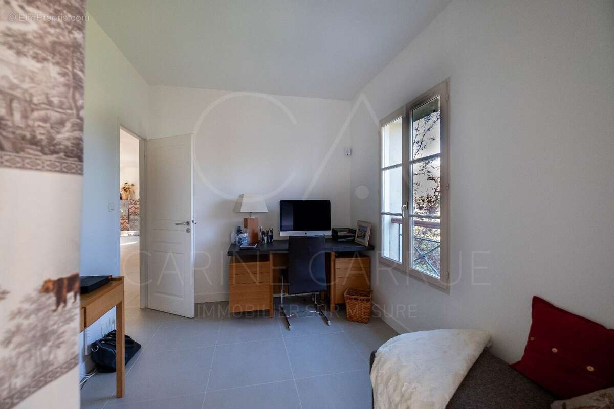 Maison à CHARBONNIERES-LES-BAINS