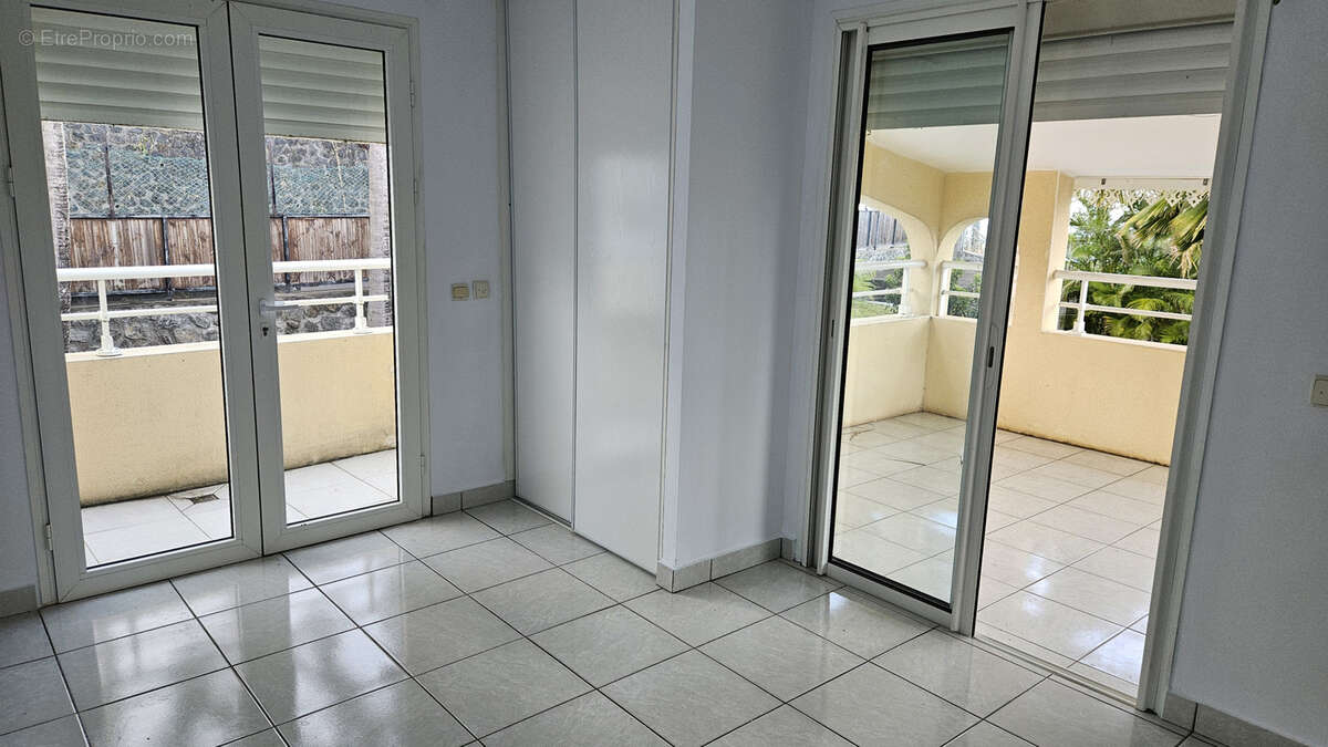NOUVEAU PRIX! Grande villa avec piscine, Piton St Leu. - photo 11