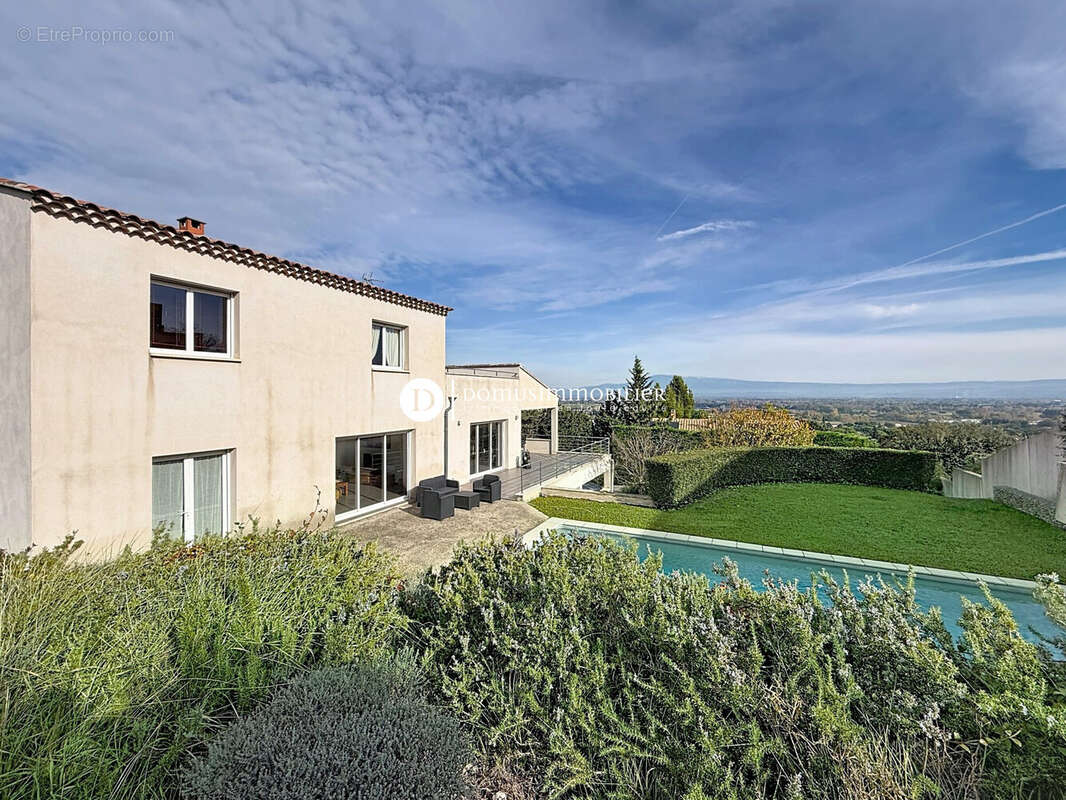 Maison à SAINT-SATURNIN-LES-AVIGNON