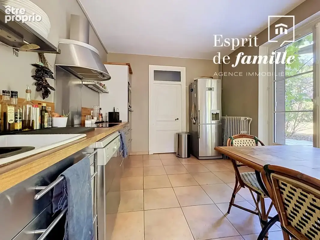 Ecully, demeure de charme 400m2 - photo 12