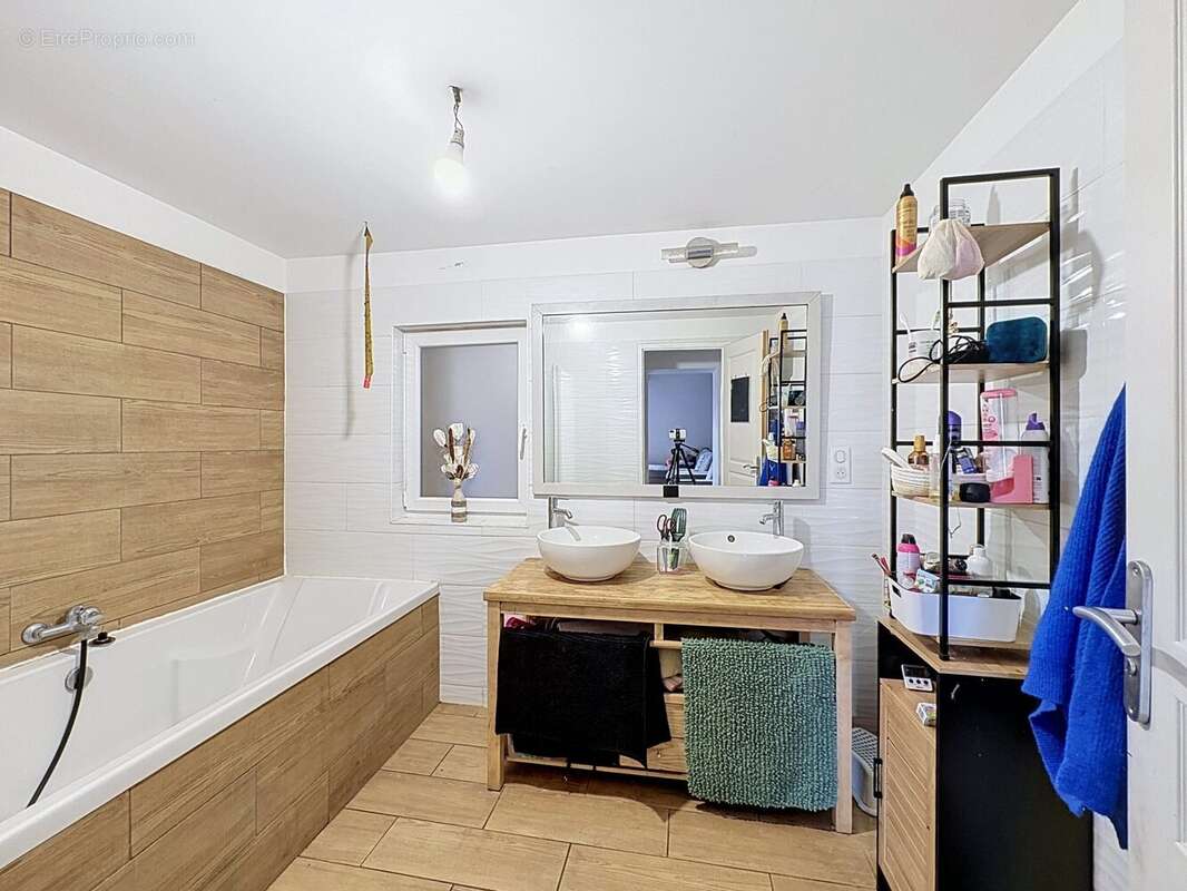 Maison 83 m² à Villemade  - photo 6