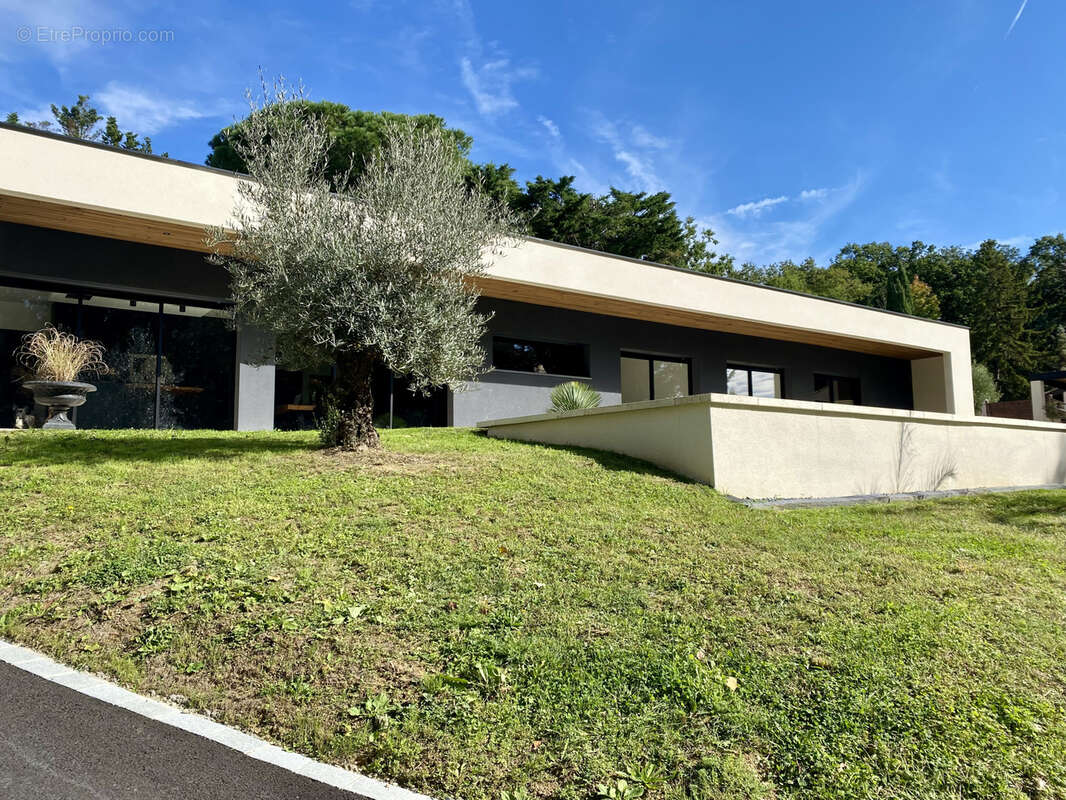 Maison à MONTAIGUT-SUR-SAVE