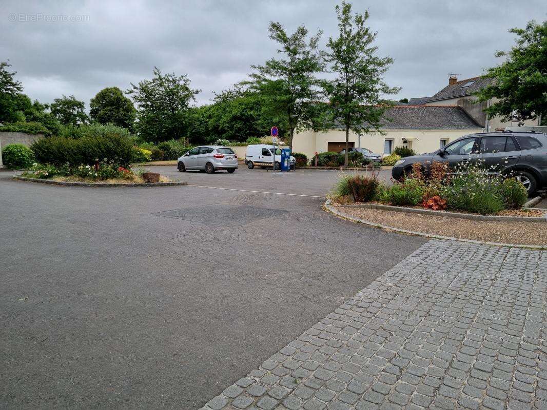 Commerce à LA CHAPELLE-GLAIN