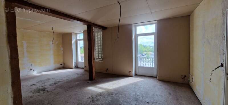 Appartement à SAINT-ELOY-LES-MINES