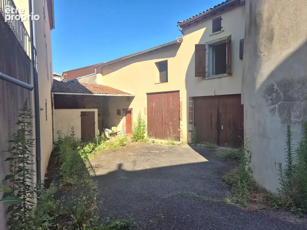 Maison à MIREFLEURS
