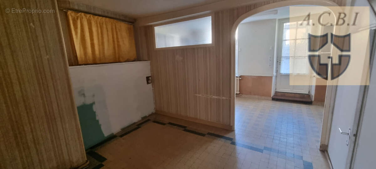 Maison à AZE